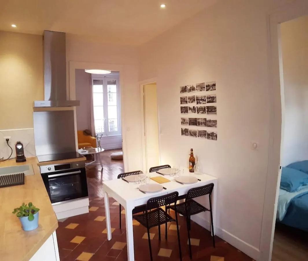 Le Duguesclin-4 Pers Saxe Gambetta Apartment Lyon France